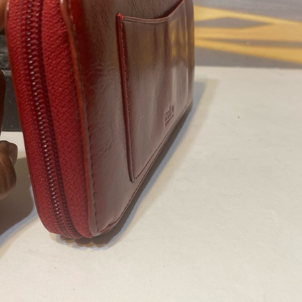 HOBO Cherry leather Zip Around - Picture 7 of 8
